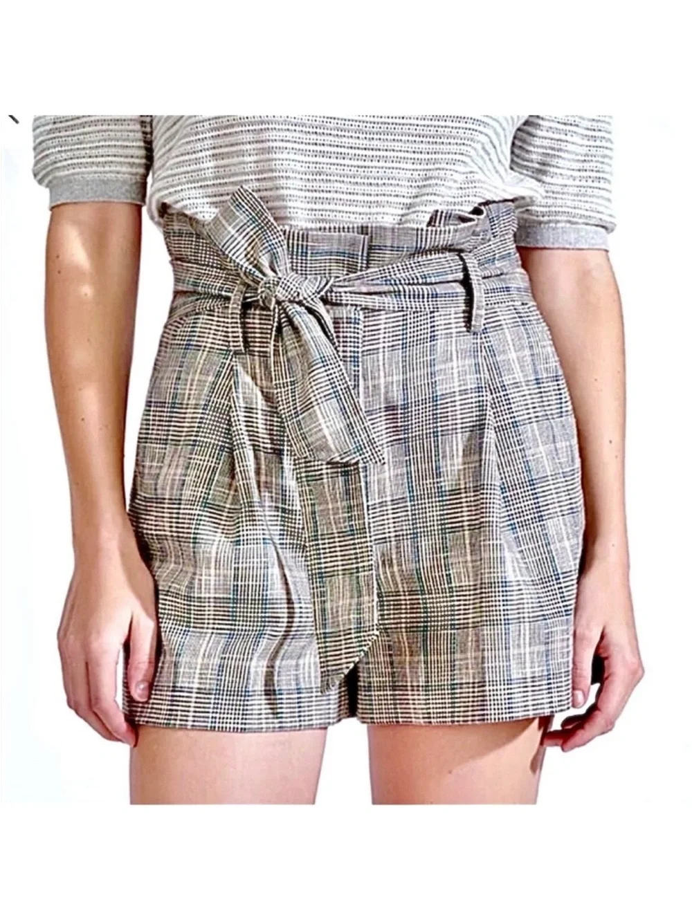 Veronica Beard size 6 Plaid Tie-Waist Women’s Shorts - Gray
